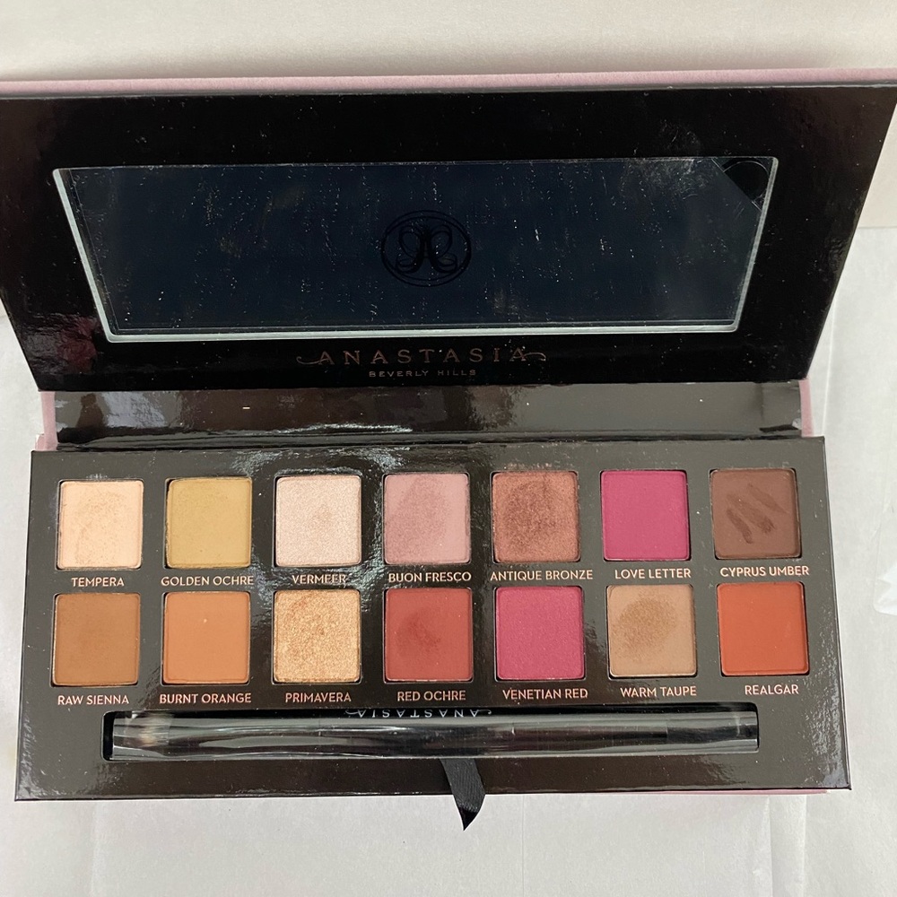Anastasia Beverly Hills Modern Renaissance Eyeshadow Palette